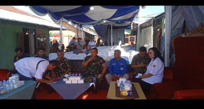 Perlombaan Dayung Sampan di pesisir pantai di prakarsai oleh puspa Erass Sumut - Nusaberita