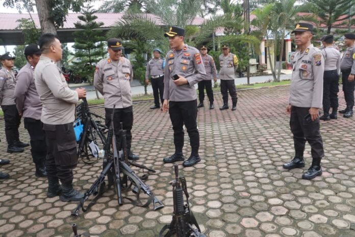 Kapolres Langkat Pimpin Pemeriksaan Senjata Api- Tegaskan Integritas dan Profesionalisme Polri - Nusaberita.live