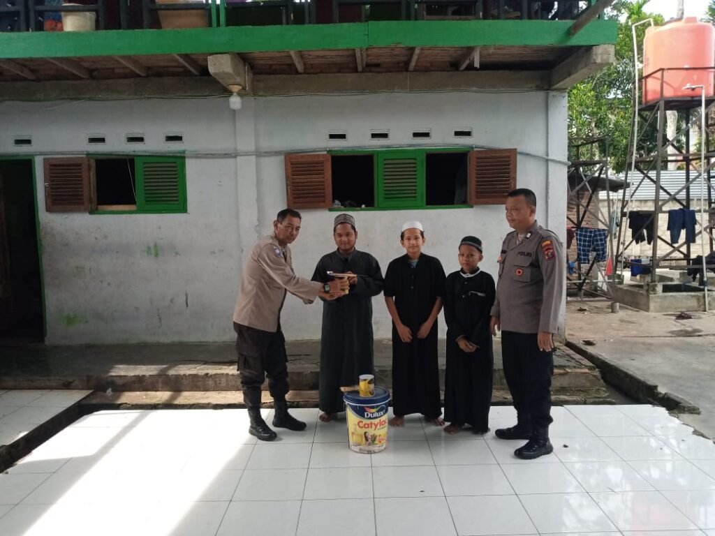 Revitalisasi Masjid Al-Fatah: Polres Langkat Wujudkan Polri Presisi Melalui Bakti Sosial-Nusaberita