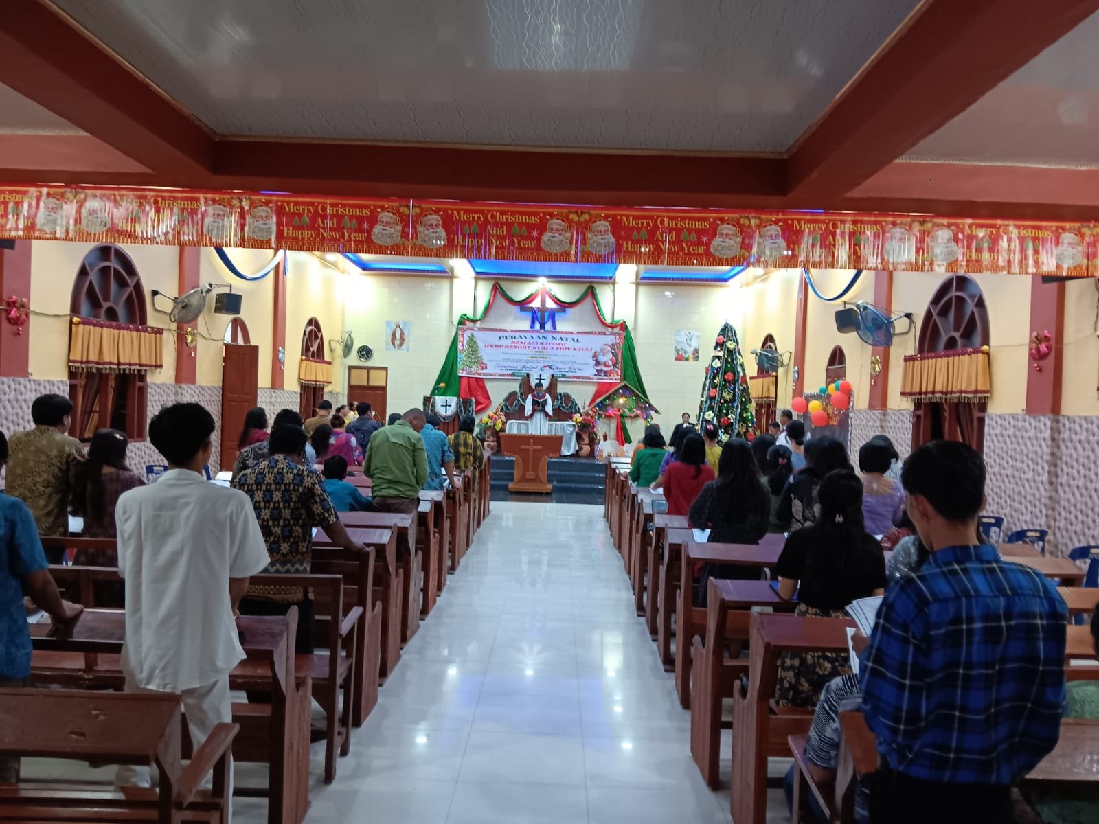 Polres Langkat Turunkan Personel Amankan Ibadah Malam Tahun Baru 2024 di Gereja-gereja